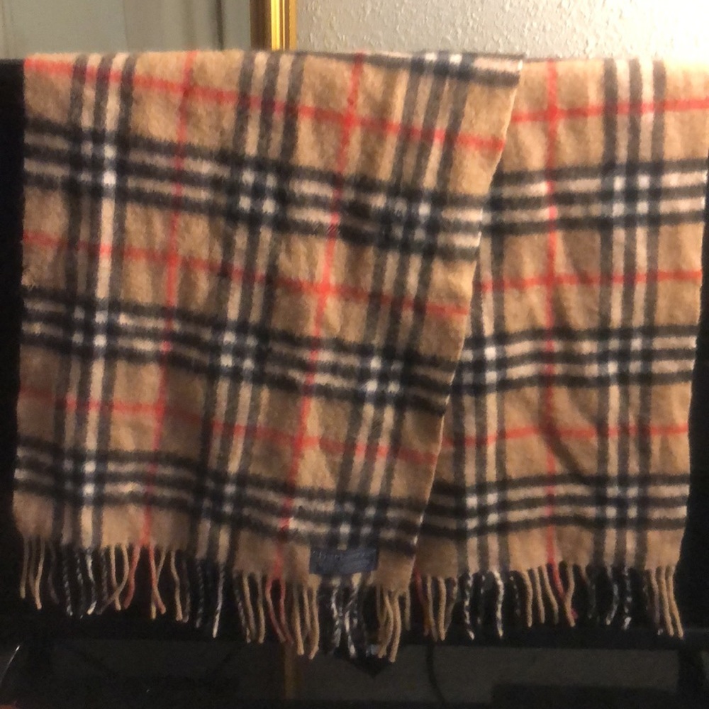 Burberry Hundred percent cashmere tan scarf, authentic vintage designer - Picture 2 of 2